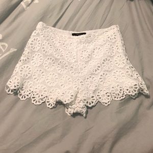 Flower lace patterned shorts